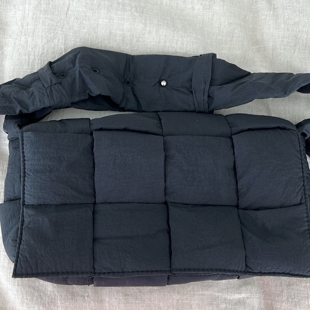 Nylon puffer bag - Picture 2 of 5